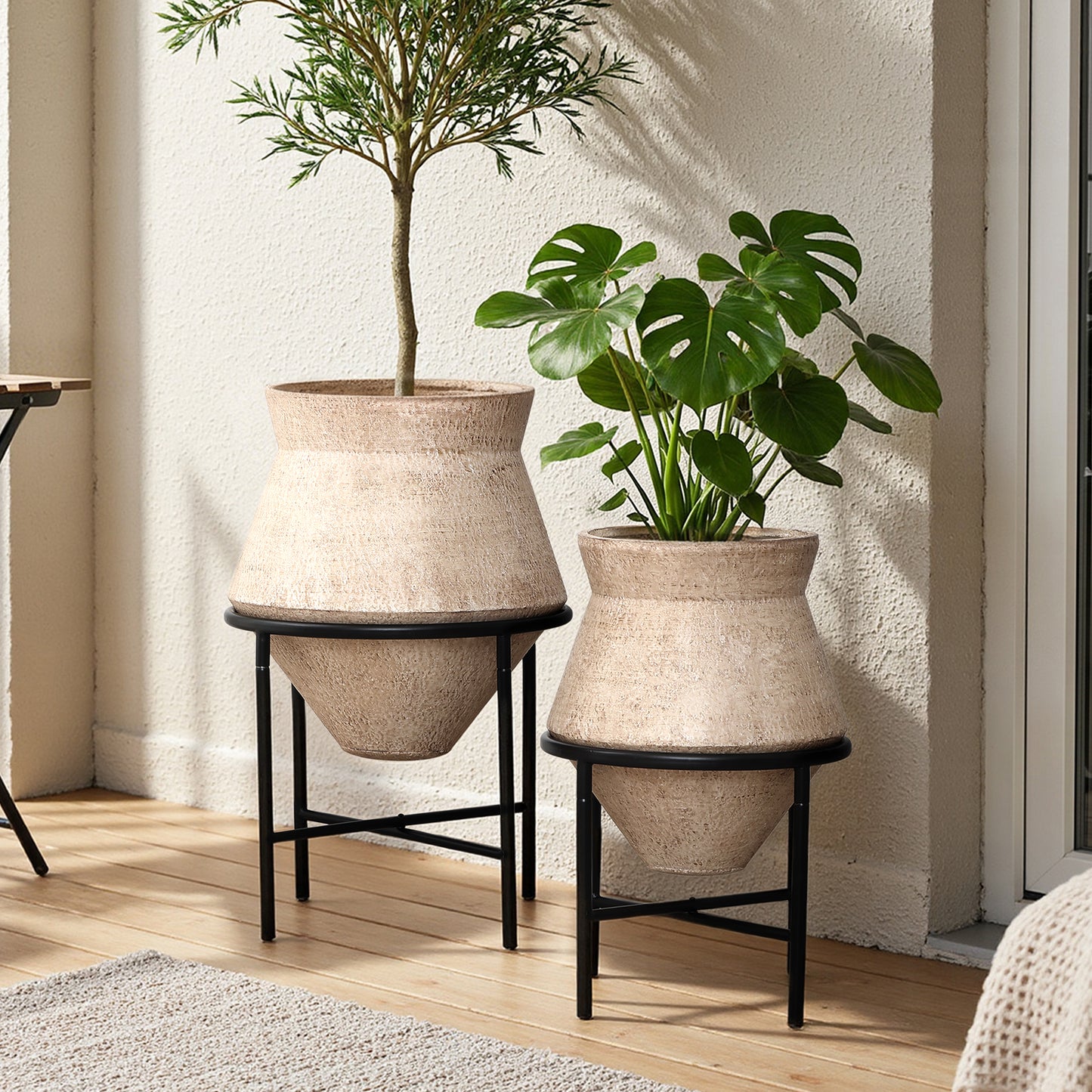 2-Piece Decorative Iron Cachepot Set with Stands, 13"/16"