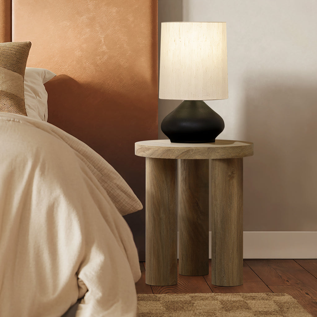 Wabi-Sabi & Scandinavian Retro Round Side Table with Three Cylindrical Legs