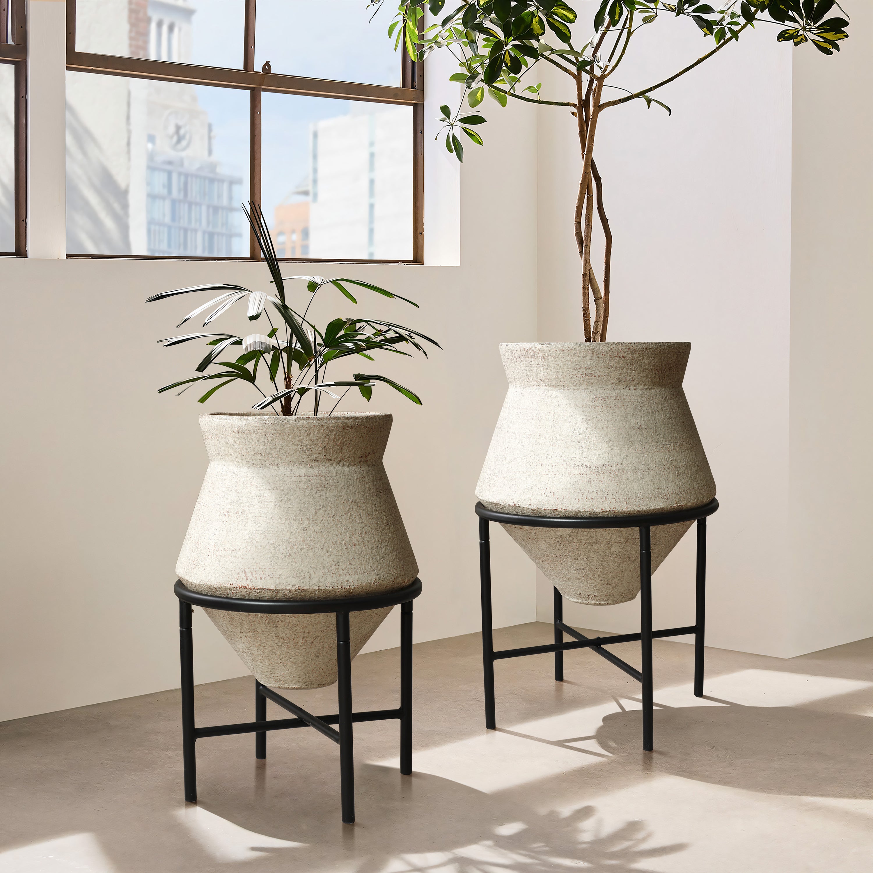 Nordic-Style Iron Plant Stand Set with Two Ceramic Pots – Modern Minimalist Design