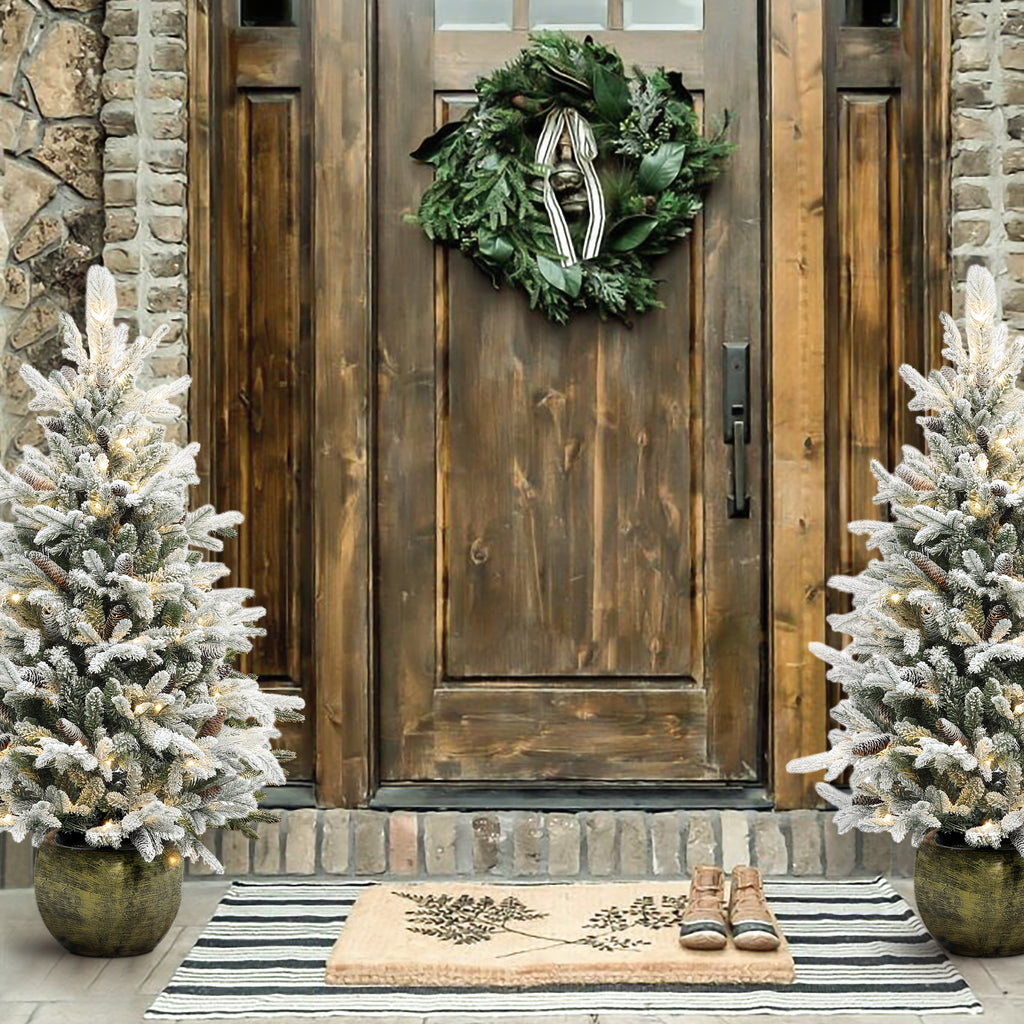 4.5Ft Pre-Lit Artificial Flocked Pine Tree with Pinecones and Pot