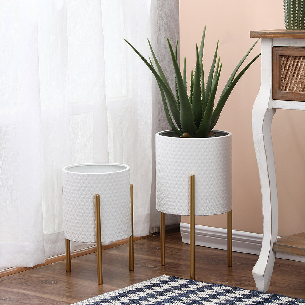 2-Piece Diamond Pattern Round Metal Cachepot Planter Set, White with Gold Stands