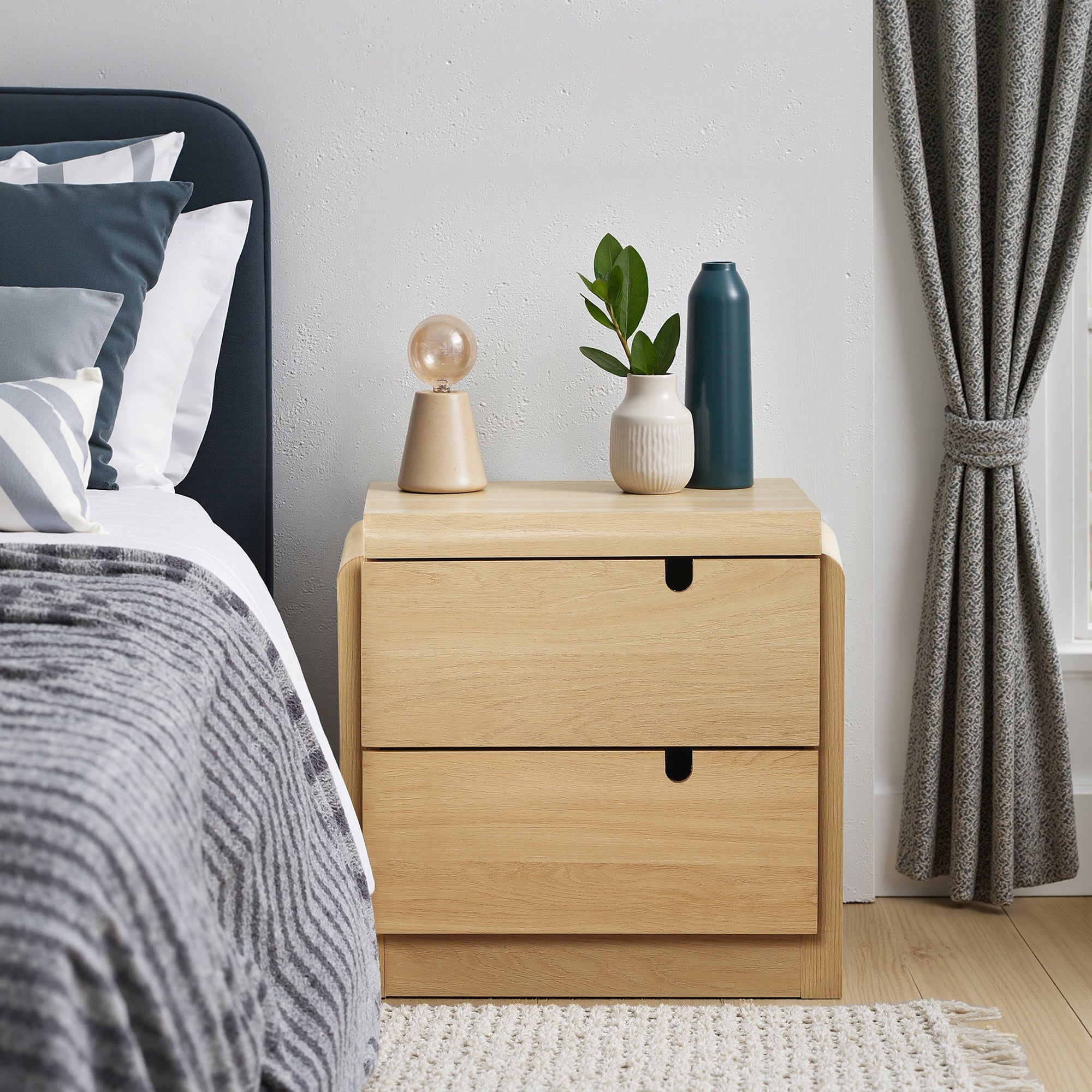 White Oak Mid-Century 2-Drawer Nightstand, 20.5'' Engineered Wood Accent Table