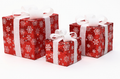 Set of 3 Lighted Christmas Gift Boxes Decor, Pre-Lit Warm White LED Present Boxes with Red & White Snowflake Pattern, Christmas Tree Yard Decor for Indoor Outdoor Home, Party, Mantel