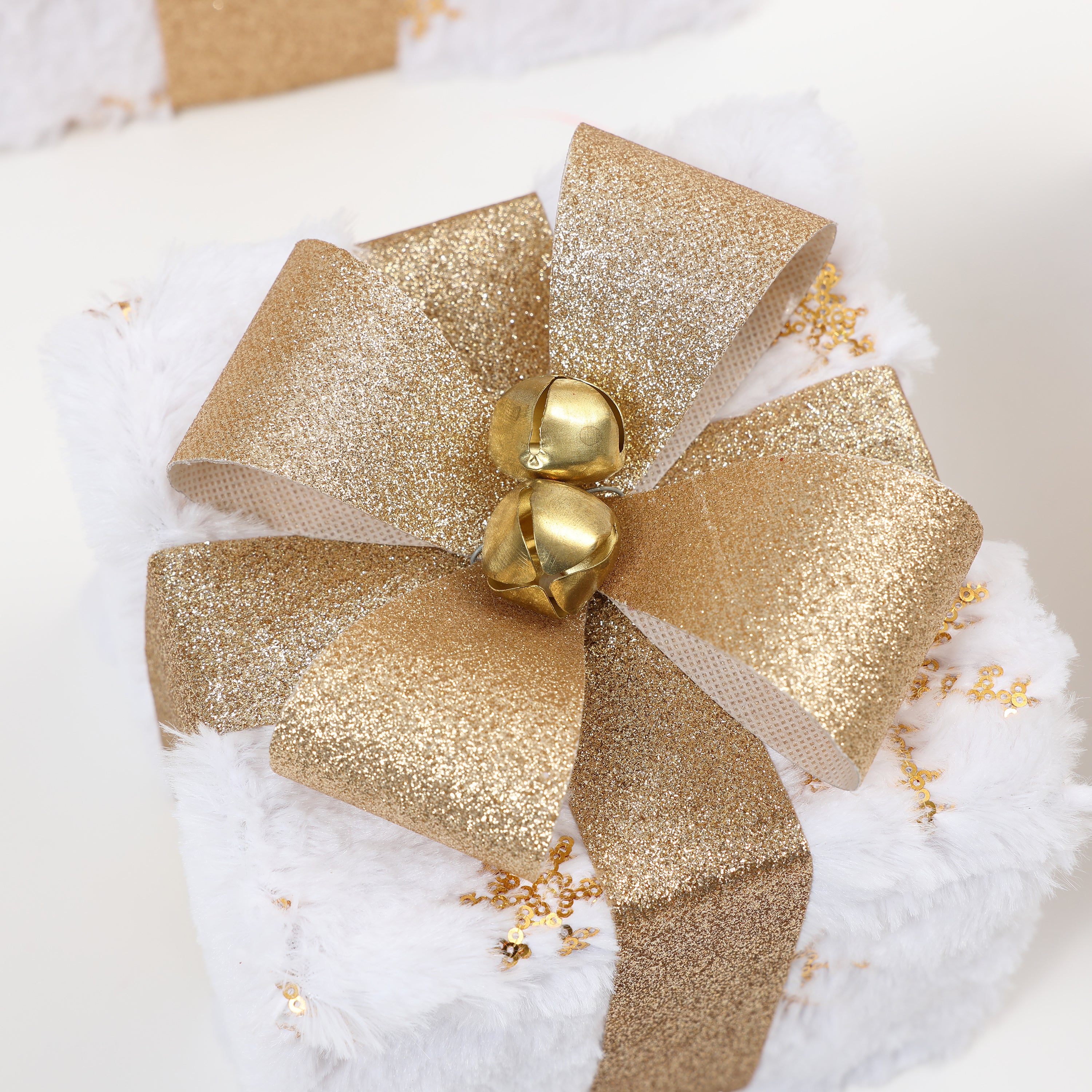 3-Piece Snowflake White and Gold Giftbox Holiday Decoration Set with Lights