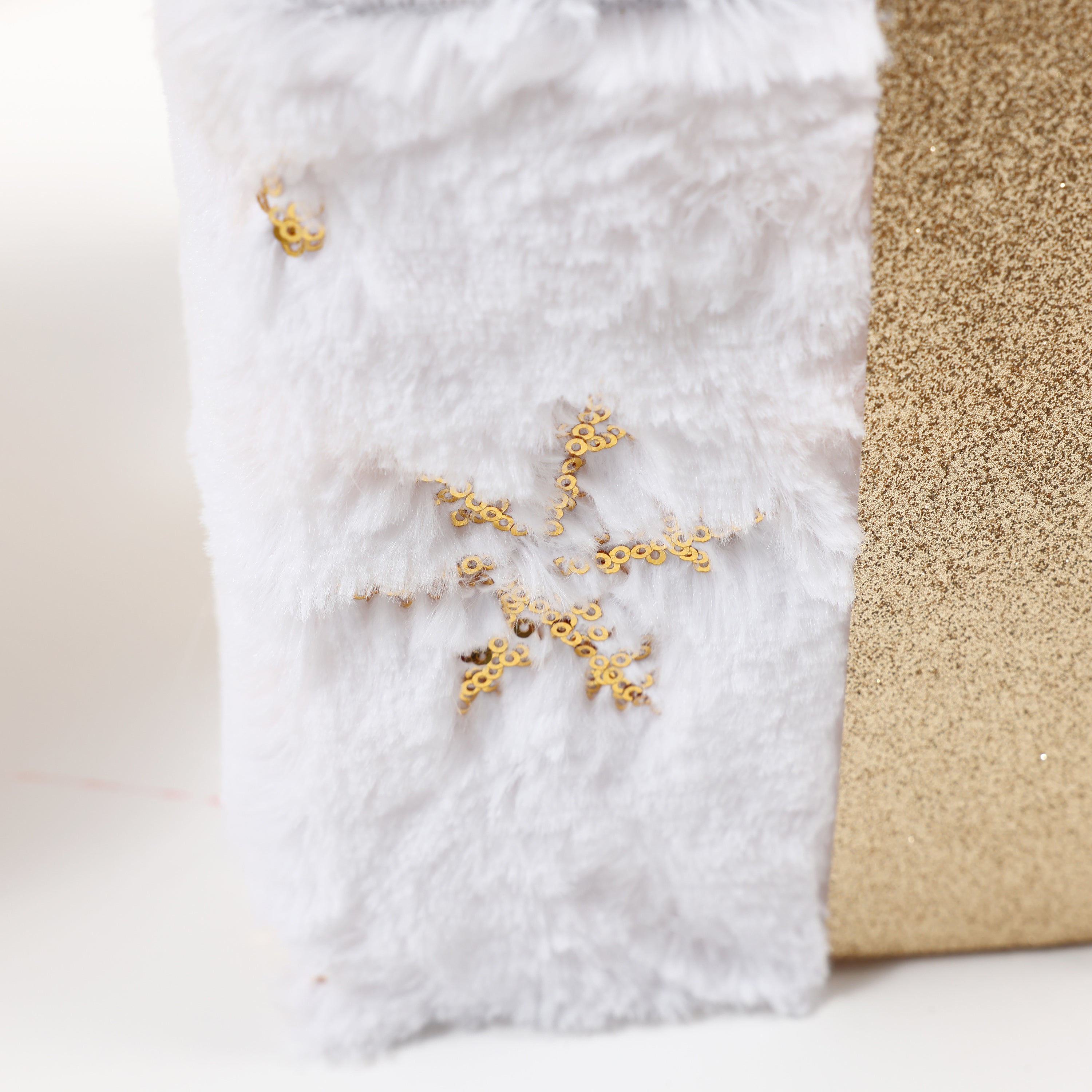 3-Piece Snowflake White and Gold Giftbox Holiday Decoration Set with Lights