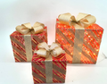 Set of 3 Lighted Christmas Gift Boxes Decor, Pre-Lit Warm White LED Present Boxes with Gold Bows, Christmas Yard Decor for Indoor Outdoor Home, Party, Mantel, Under Tree