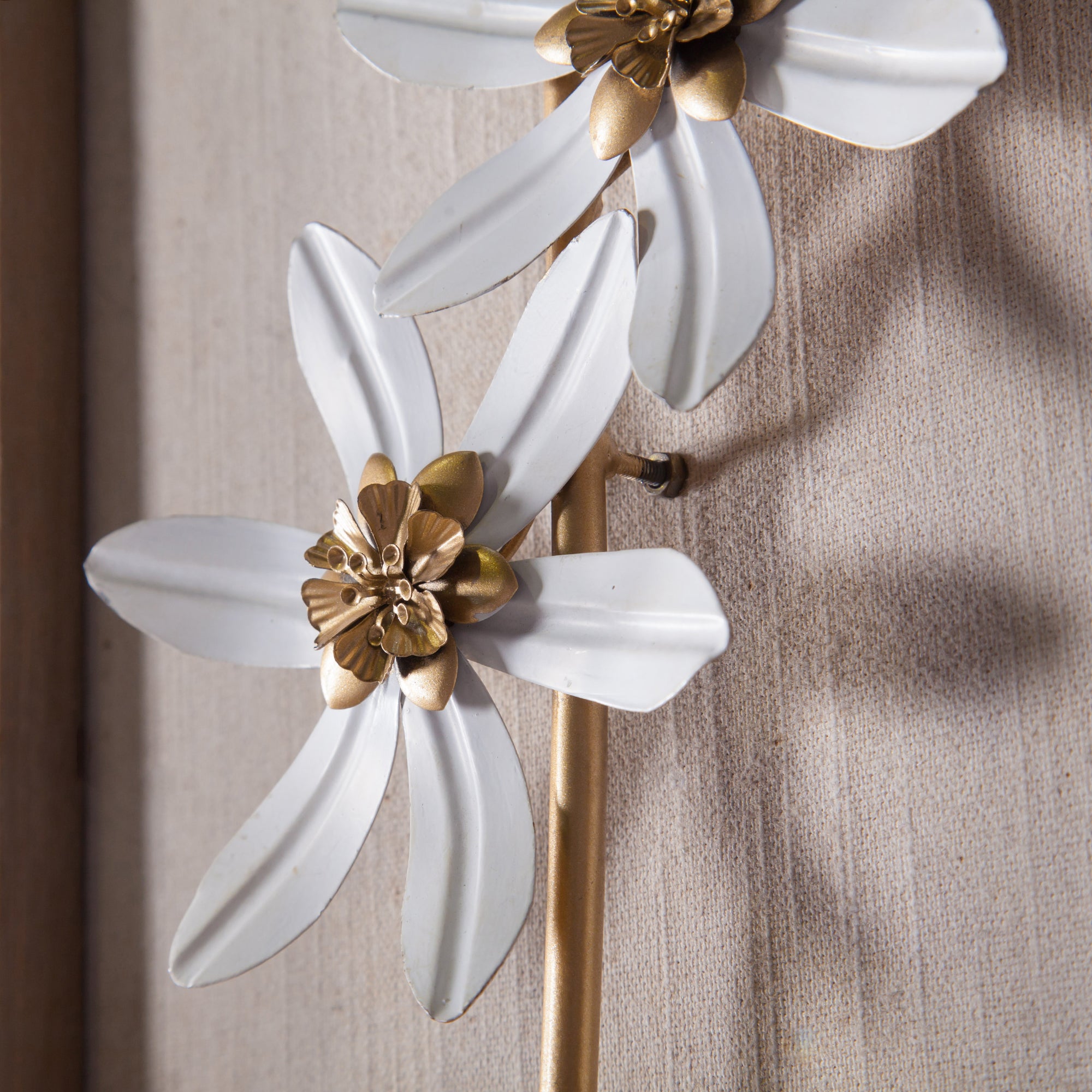 2-Piece White and Gold Flower Bouquet Wall Decor