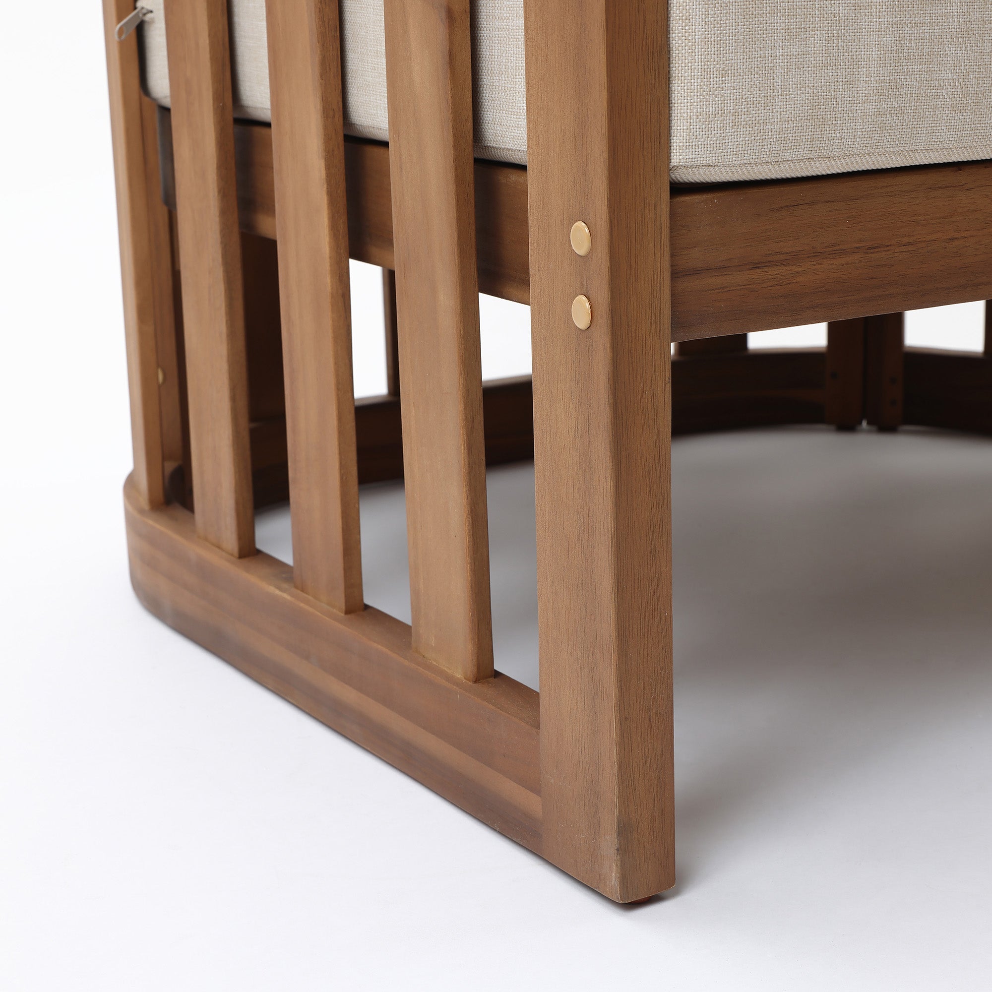 Outdoor Acacia Wood Patio Armchair with Beige Cushions, Slatted Back Design