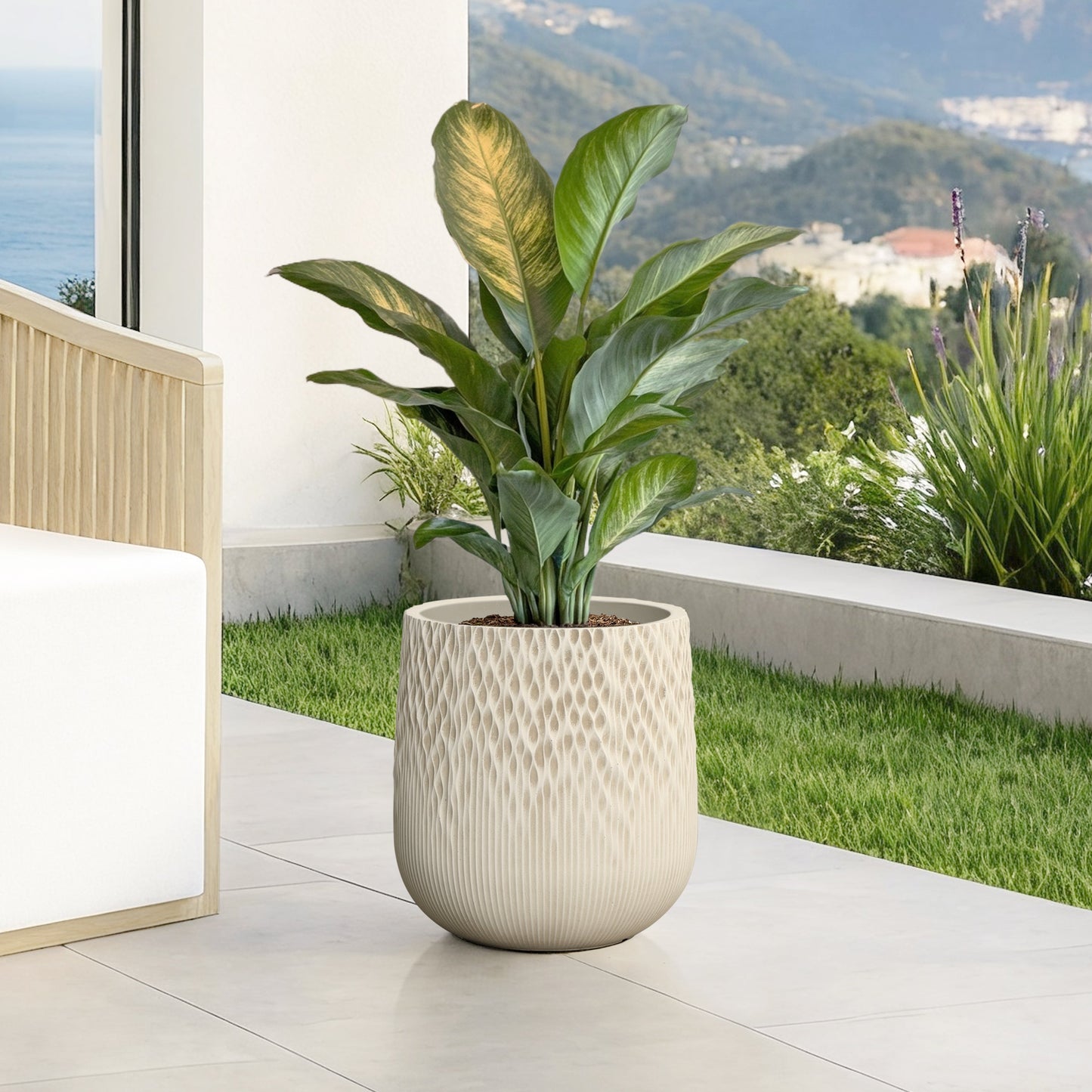 Dune Round Textured Mg0 Planter, Gradient Off-White, 14.5"