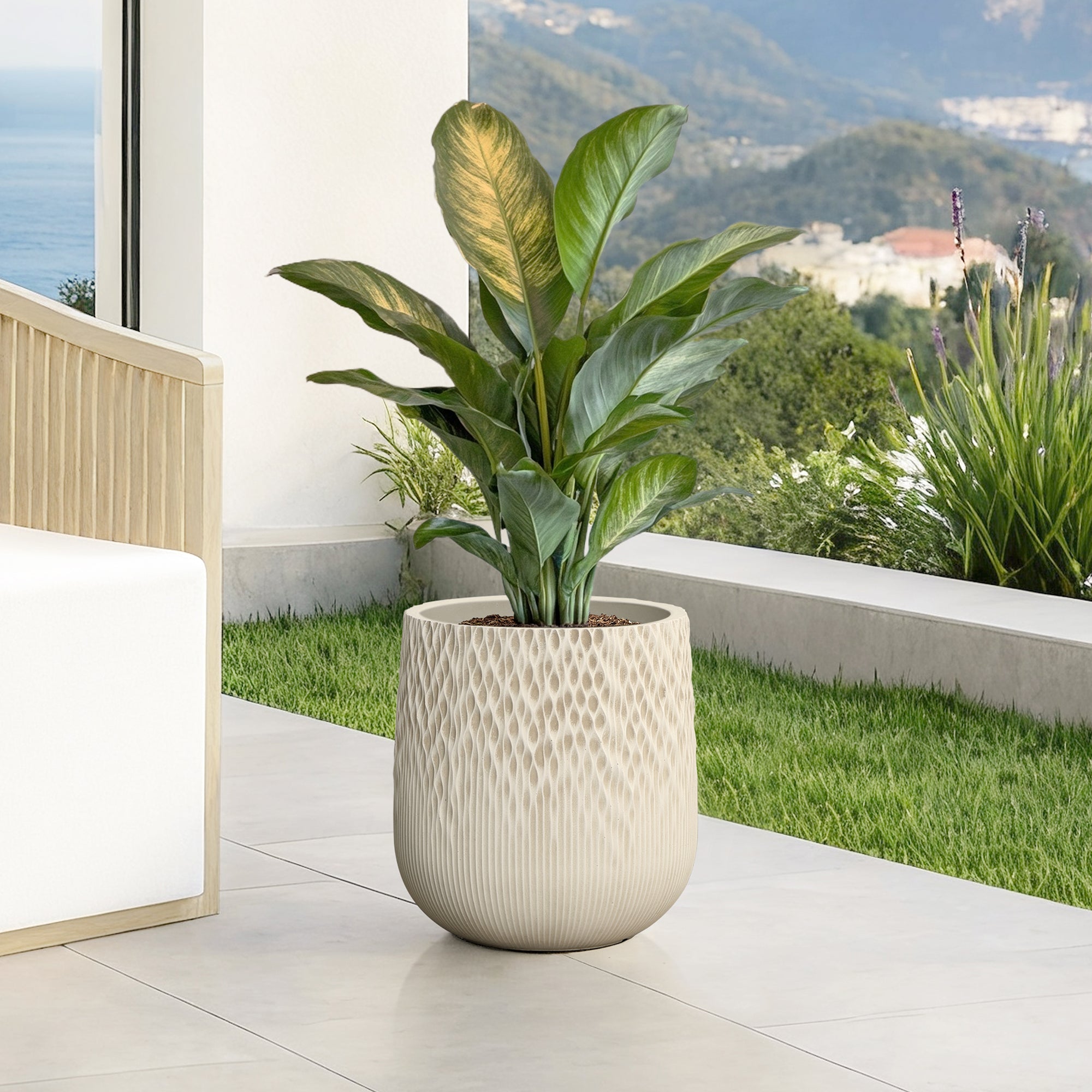 13.38" Round Tapered Planter, Antique Off-White Finish, Gradient Texture