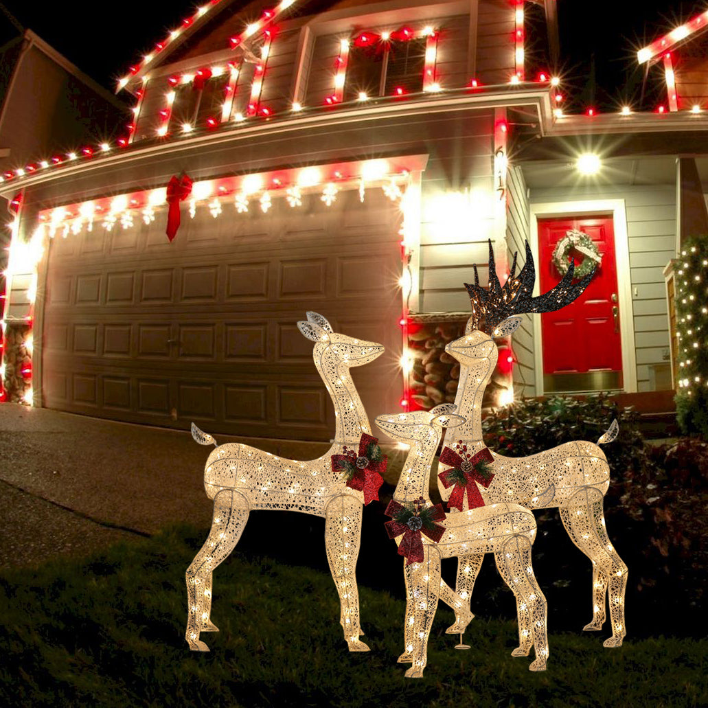LED Illuminated Reindeer Family Decoration Light – Metal Frame with Warm White Lights, Waterproof & Remote/App Control for Indoor/Outdoor Christmas Decor